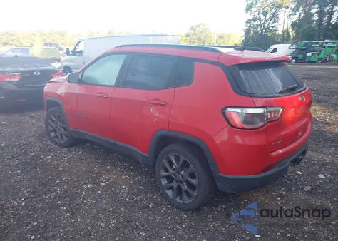 2021 Jeep Compass 80Th Anniversary 4X4 z USA, uszkodzony, nr VIN 3C4NJDEB6MT589374